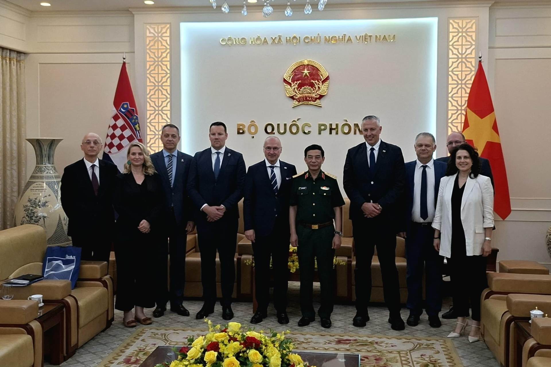Diplomatski posjet Vijetnamu